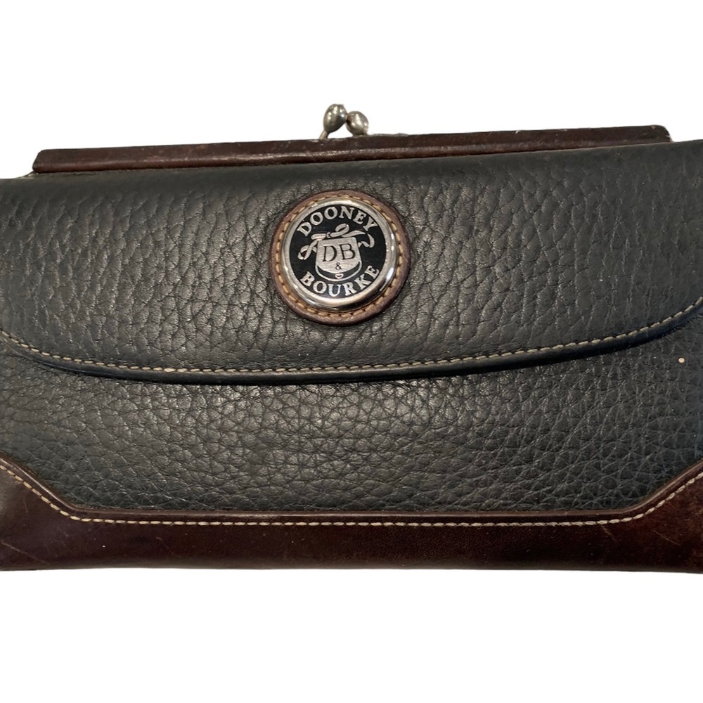Dooney & Bourke wallet